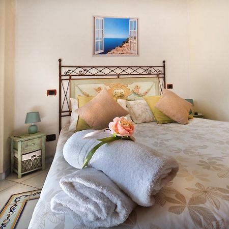 مبيت وإفطار ايسكيا La Finestra Sul Mare المظهر الخارجي الصورة
