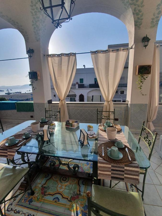 مبيت وإفطار ايسكيا La Finestra Sul Mare المظهر الخارجي الصورة