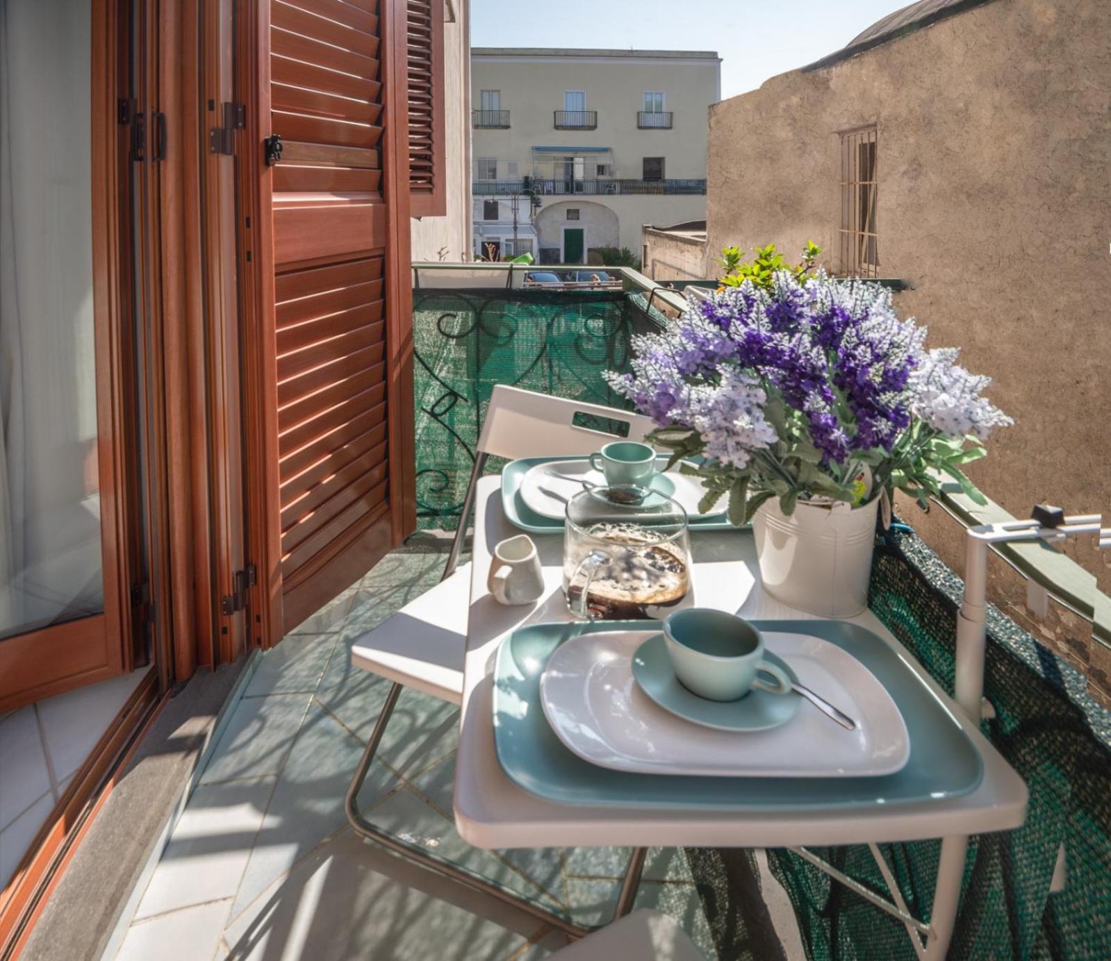 مبيت وإفطار ايسكيا La Finestra Sul Mare المظهر الخارجي الصورة